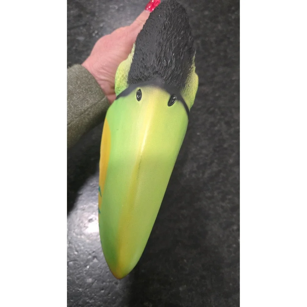 N/A large parrot